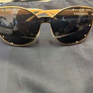 Louis Vuitton Gold and Black Aviator Sunglasses